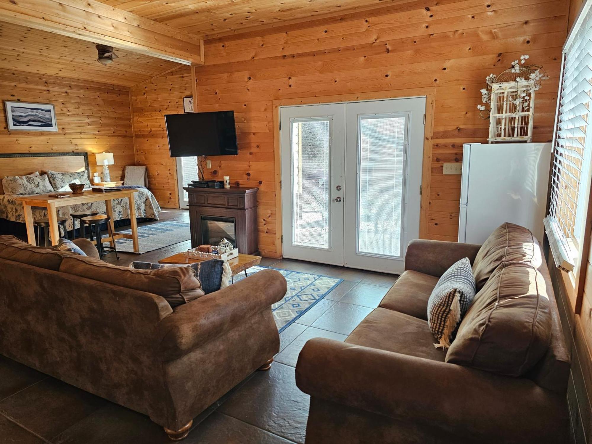 5 Min To Beaver Lake-King Bed-Fire Pit-Jetted Tub #3 Eureka Springs Exterior photo